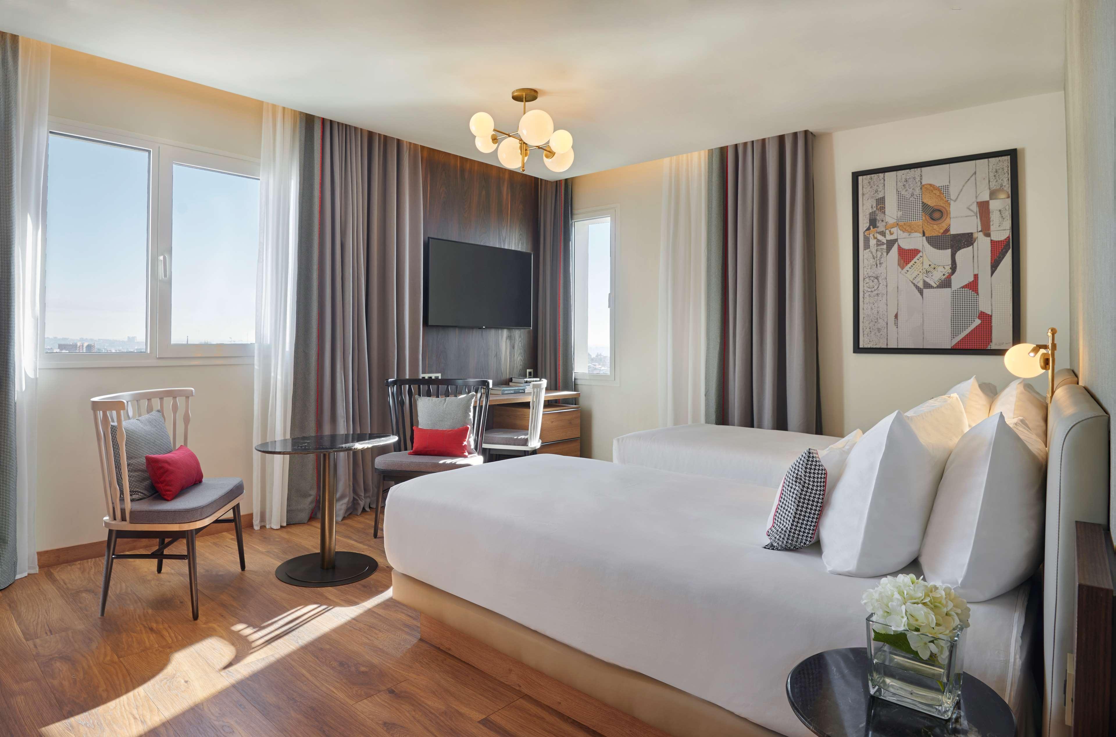 Hyatt Centric Gran Via Madrid Hotel Luaran gambar A bedroom at the hotel
