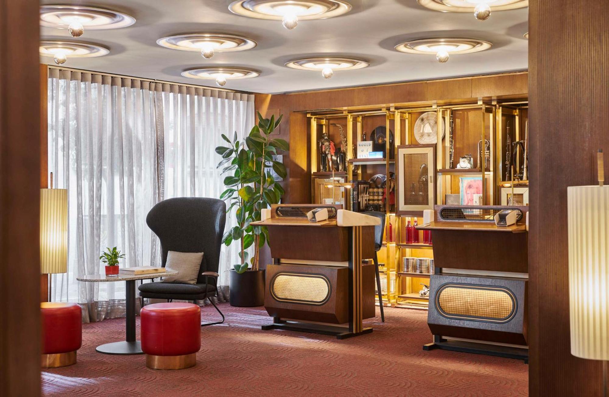 Hyatt Centric Gran Via Madrid Hotel Luaran gambar The reception area