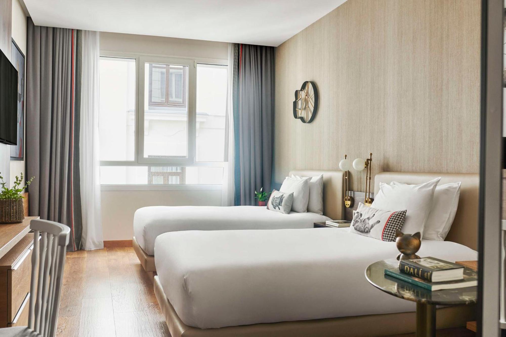 Hyatt Centric Gran Via Madrid Hotel Luaran gambar Deluxe Room